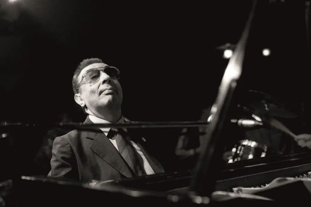 Tete Montoliu tocando el piano